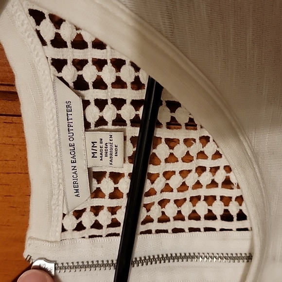 American Eagle White Tank Top - Picture 3 of 8